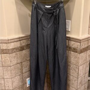 NWOT Avec Les Filles Gray Pinstripe Wide-Leg Pants